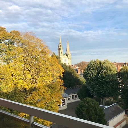 Appartement Avec Parking Et Balcon Vue Cathedrale Chartres Luaran gambar